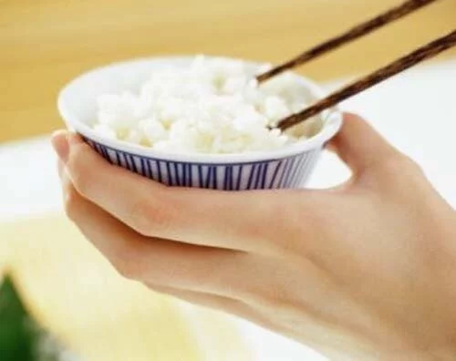 Бессолевая рисовая диета для похудения Елены Малышевой
